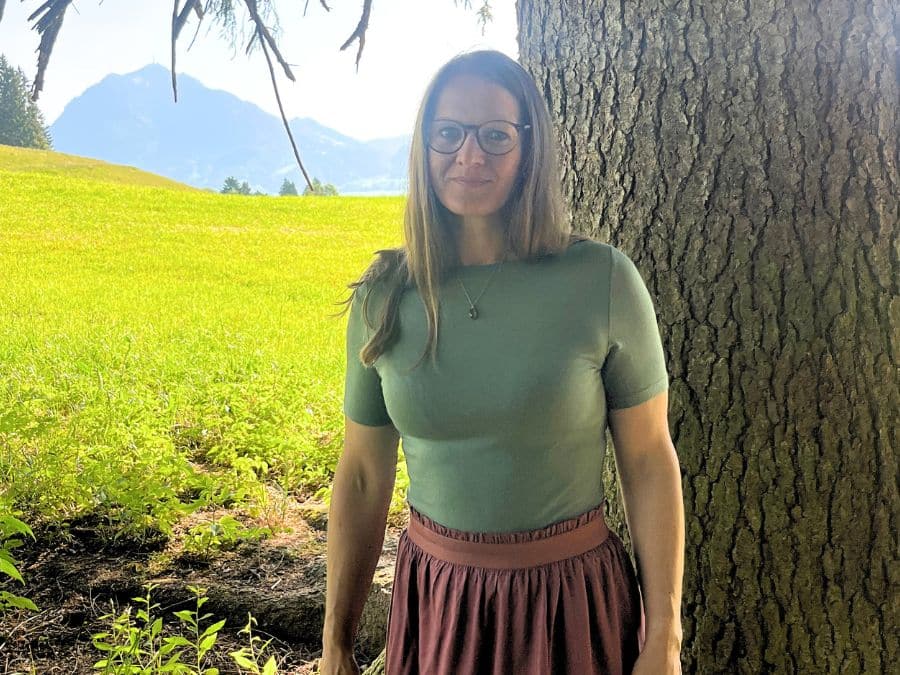 Starke, sanfte Mama – Mareile Poettering Mareile Poettering vor Bergkulisse